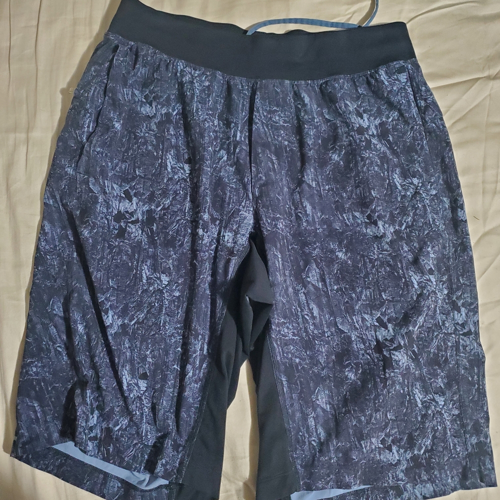 Men's Lululemongrey Blue Patterned Shorts